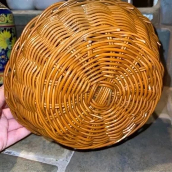 Bohemian Cottage Core Plastic Wicker Basket - Picture 5 of 8